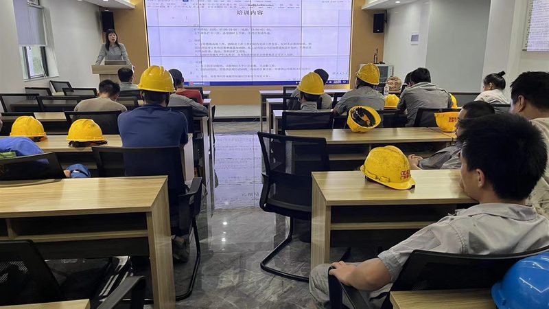 小标题：电工培训的重要性